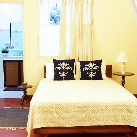 Charming Homestay By The Beach Dehiwala-Mount Lavinia Exterior photo