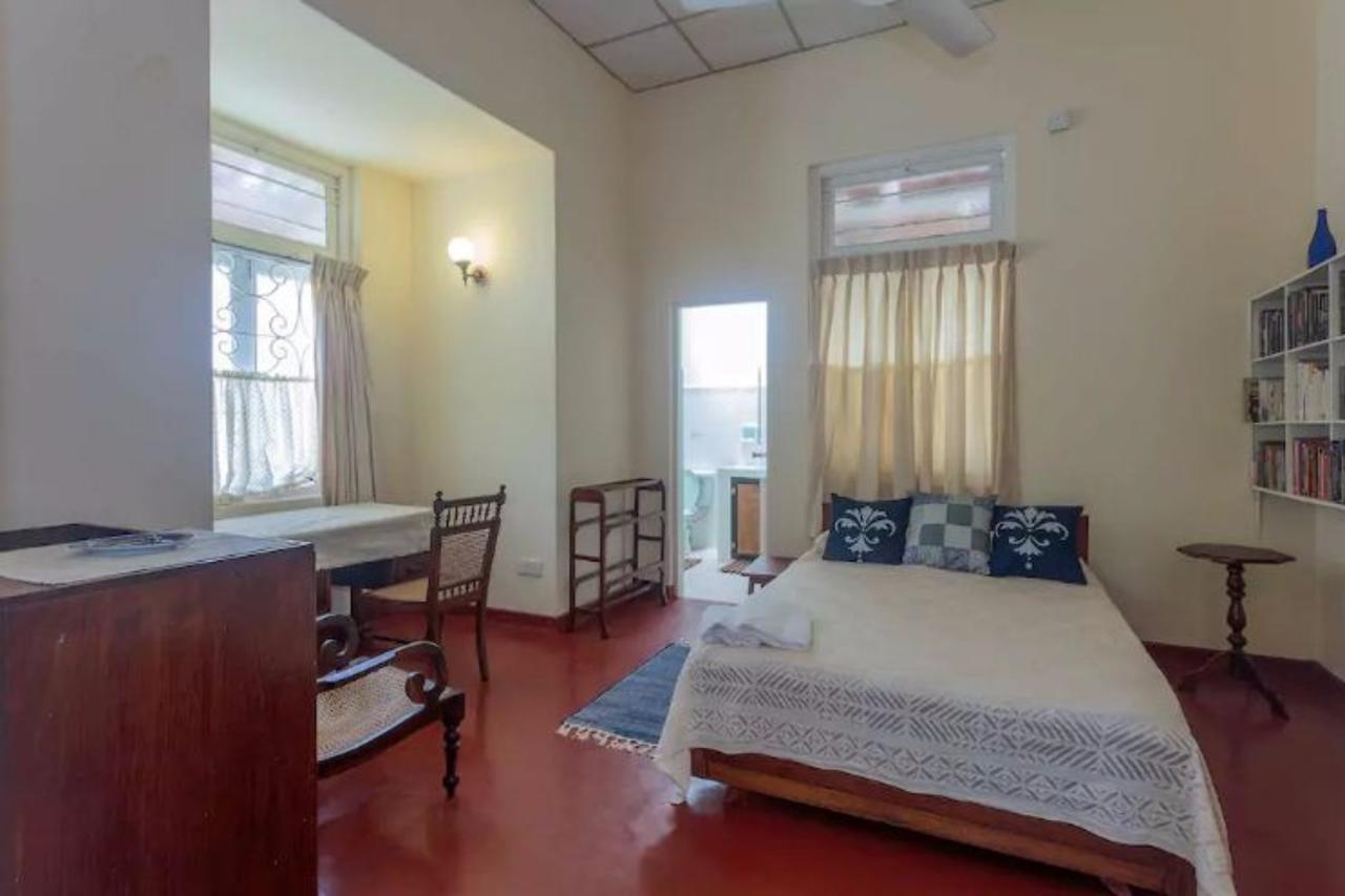 Charming Homestay By The Beach Dehiwala-Mount Lavinia Exterior photo