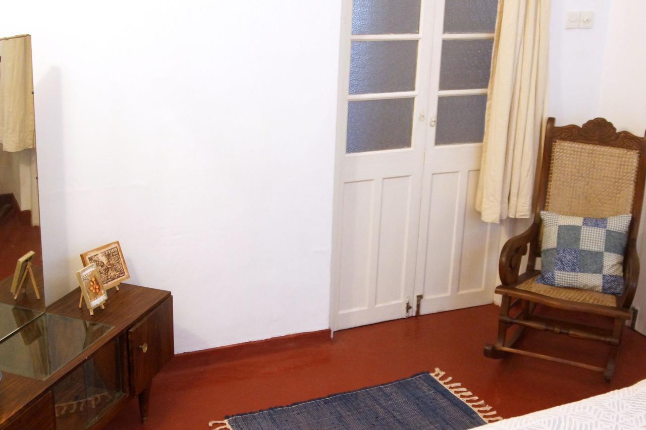 Charming Homestay By The Beach Dehiwala-Mount Lavinia Exterior photo
