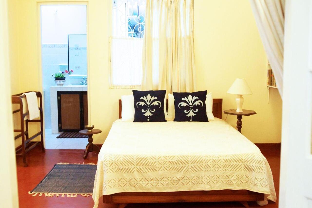 Charming Homestay By The Beach Dehiwala-Mount Lavinia Exterior photo