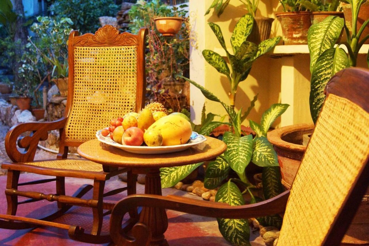 Charming Homestay By The Beach Dehiwala-Mount Lavinia Exterior photo